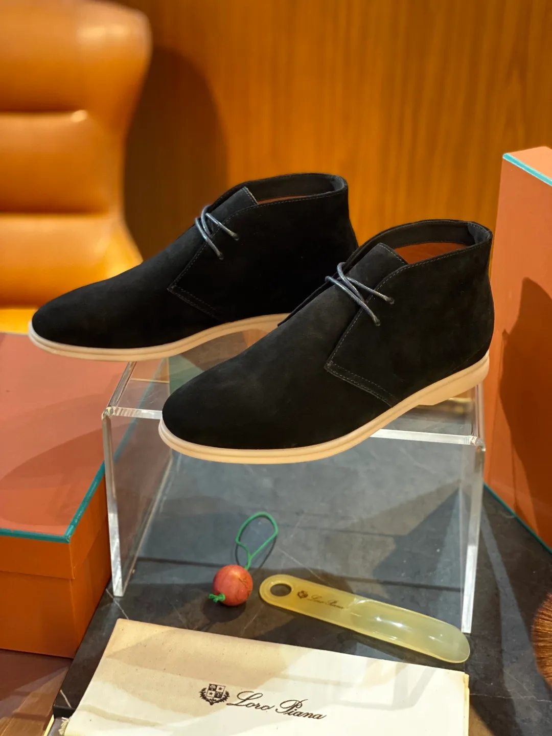 💰780 Loro Piana men's boots for autumn and winter ♞size; 39~46 The flexibility of first-layer cowhide returns to nature and feels the freedom and elegance in the city. A return to the original equestrian elegance aesthetics, Loro Piana is once again inspired by equestrianism this season, perfectly integrating freedom, elegance and functionality.